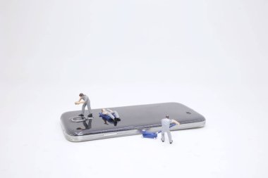 akıllı telefon ekran mini insanlar tamir kırık.