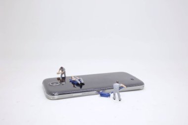 akıllı telefon ekran mini insanlar tamir kırık.