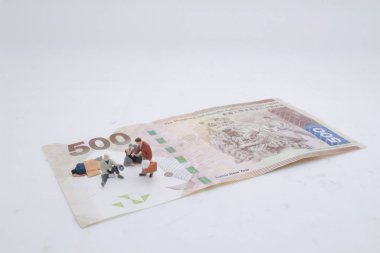 Banka dekontunda mini dilenci yalvarır