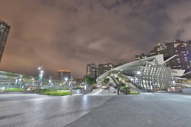 Kowloon Tren İstasyonu plaza