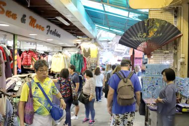 Eski Stanley Market kişilik bir kalabalık