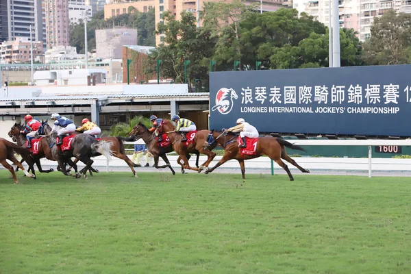 Corrida Cavalos Happy Valley Racecourse — Fotografia de Stock