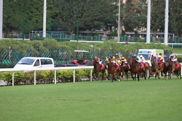 Corrida Cavalos Happy Valley Racecourse — Fotografia de Stock