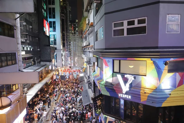 Lan Kwai Fong popüler bir gurbetçi uğrak olduğunu