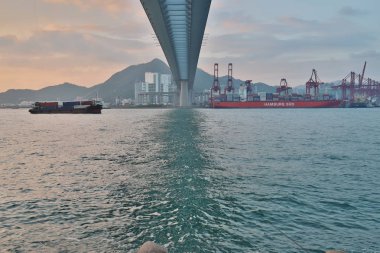 Stonecutters köprü ve Tsing sha Otoban