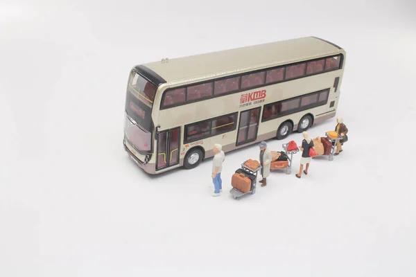 Divertida Figura Viaje Esperando Autobús — Foto de Stock