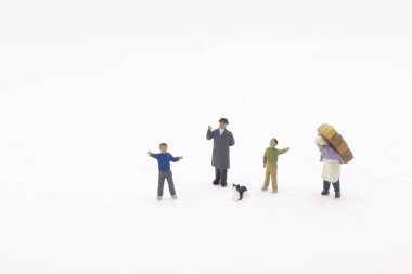 ekranda mini figür alay