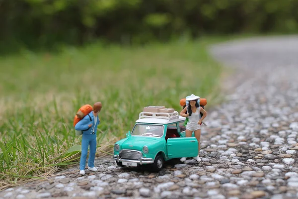 Grupo Mini Excursionista Mochila Viajero Caminando — Foto de Stock