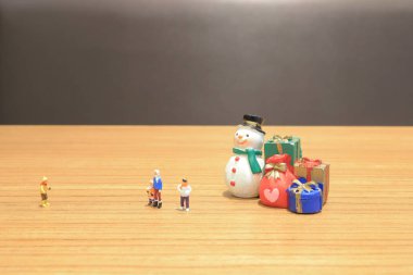 Çocuklar figür Noel dekorasyonu ile mini 