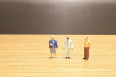 minyatür dünyasında alay