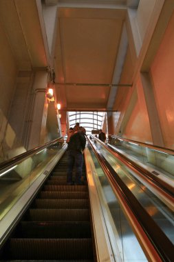  Merkez Orta düzeyde yürüyen merdiven, hk 2009