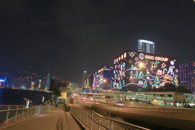 hk hong kong gece sahnede