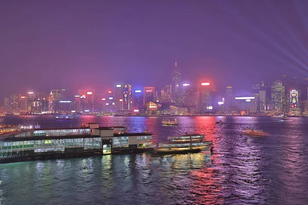 hk bir gece sahnede Victorail Harbour