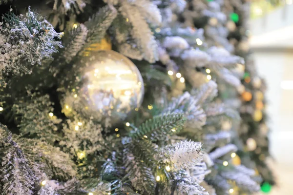 Árvore Natal Com Decoração Dourada Compras — Fotografia de Stock