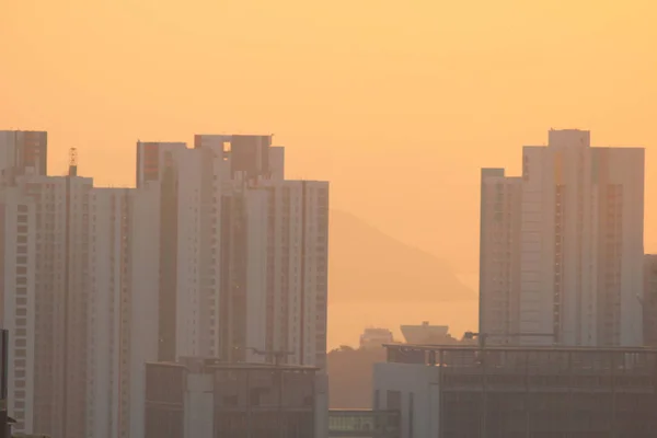 背の高いマンションが建築中 — ストック写真