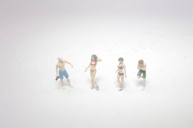 mini figür grup standı