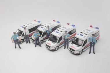 Polis adam arabasını ayakta üzerinden