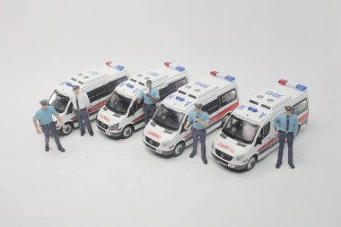 Polis adam arabasını ayakta üzerinden