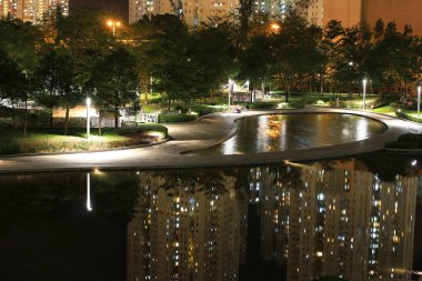 Geceleri Park'ta yapay göller