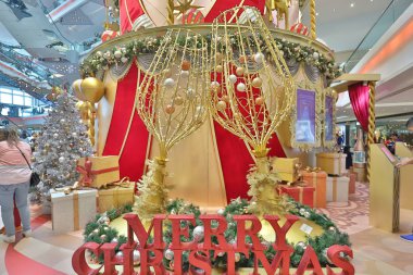 Kowloon Tong, Hong Kong Festivali yürüyüş bir çarşıda.