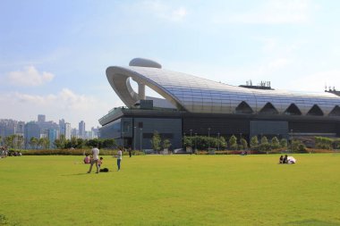 Kai Tak Cruise Terminal eski Kai Tak havaalanının içerisinde yer almaktadır