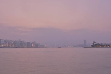 bir hava kirliliği Hong Kong Adası üzerinde asılı