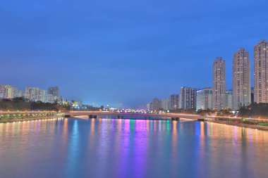 Lek Yuen köprüsünde xmas aydınlatma