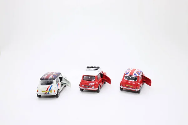 Μια Κλίμακα Από Παιχνίδι Αυτοκίνητο Mini Cooper — Φωτογραφία Αρχείου