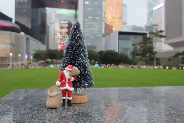 Noel Baba, hediyeler bir oyuncakla mini