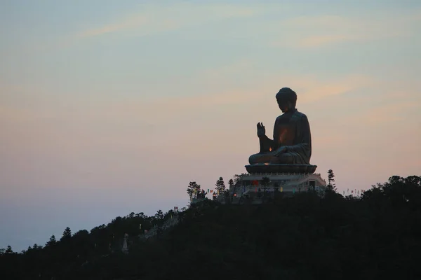 Eine Tian Tan Buddha Oder Riesige Buddha Statue — Stockfoto