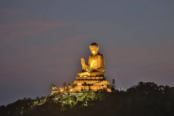 Tian Tan Buddha Night View — стоковое фото