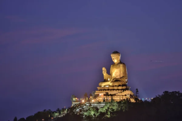 Tian Tan Buddha Bij Nacht View — Stockfoto
