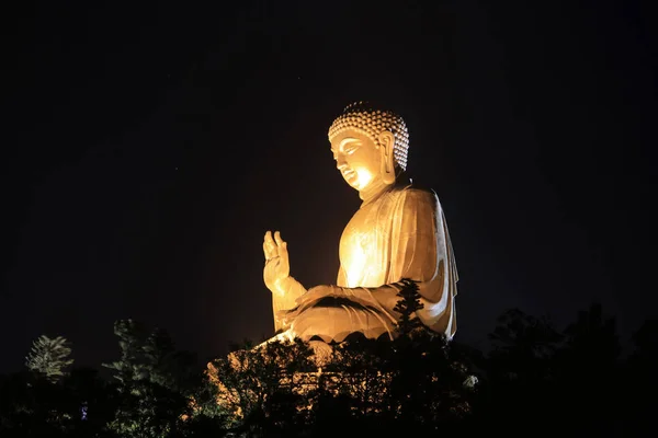 Tian Tan Βούδα Βρίσκεται Στο Ngong Ping — Φωτογραφία Αρχείου