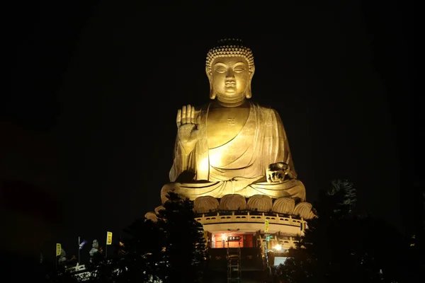 Lumière Bouddha Géant Statue — Photo