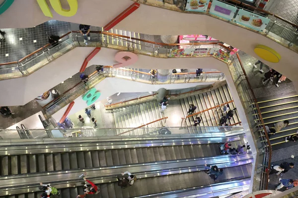 Mong Kok 购物中心内 — 图库照片