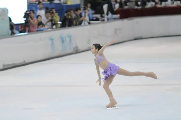 Little Girl Figure Skating Sports Arena — Stock Photo, Image