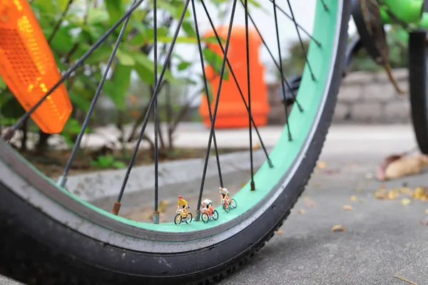 Mini Figure Monter Vélo Sur Vélo — Photo