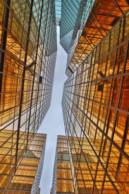 Ofis Binası Tst altın pencerelerin