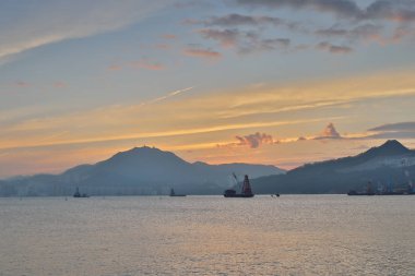 hong kong Adası, Doğu