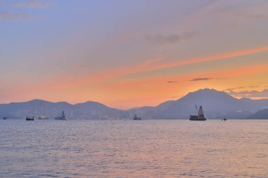 hong kong Adası, Doğu