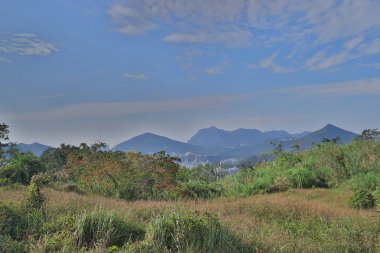 Yüksek önemsiz tepe trai bir manzara
