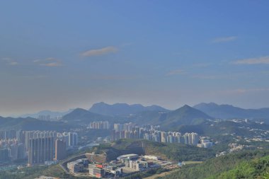 Yüksek önemsiz tepe trai bir manzara