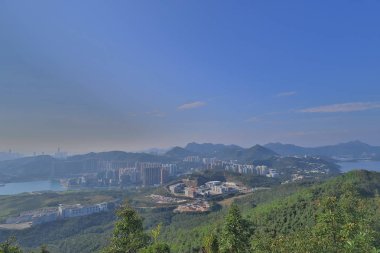 Yüksek önemsiz tepe trai bir manzara