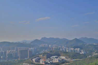 Yüksek önemsiz tepe trai bir manzara