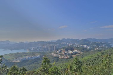 Yüksek önemsiz tepe trai bir manzara