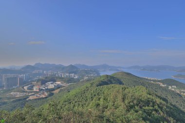 Yüksek önemsiz tepe trai bir manzara