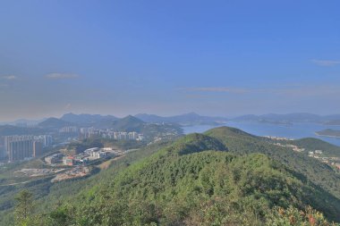 Yüksek önemsiz tepe trai bir manzara