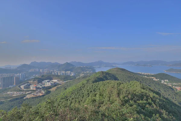 Yüksek önemsiz tepe trai bir manzara