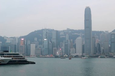 Hong Kong manzarası ve waterfront bir görünüm.