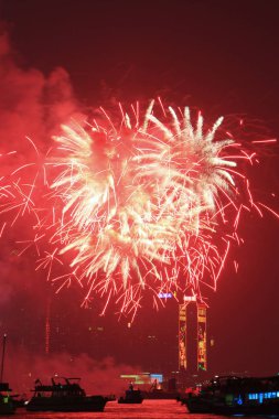 bir havai fişek olayı aisa oyunun açılış 2009